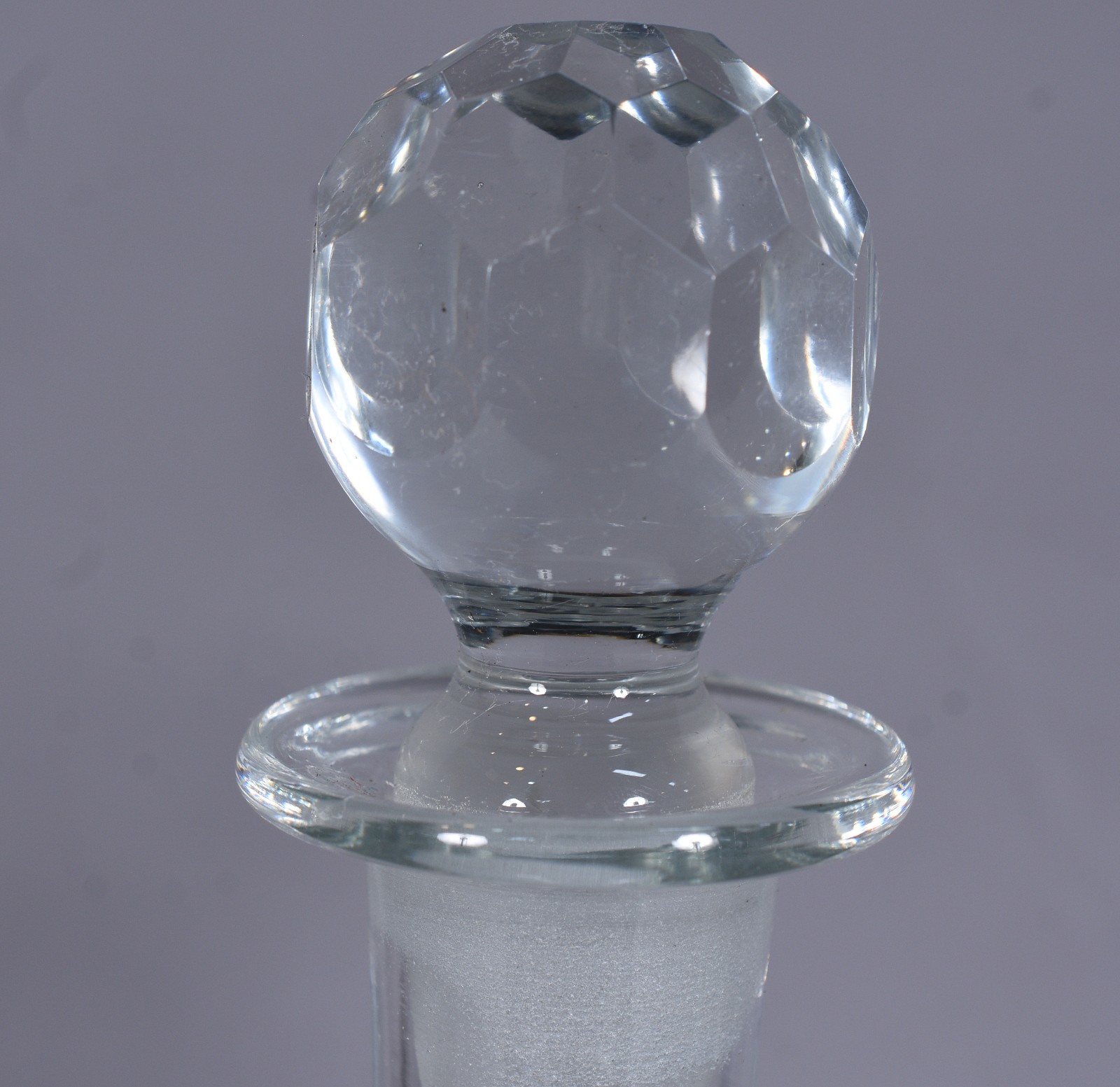 Duas garrafas de cristal (lascado). - foto 5 de 10