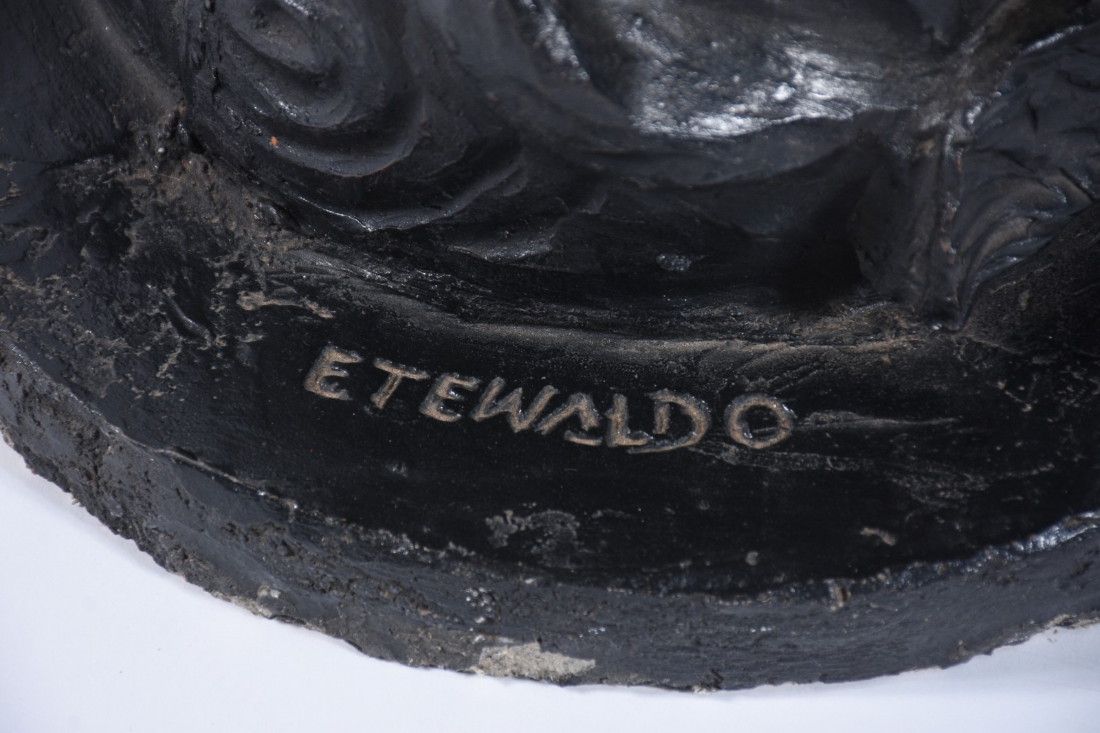 Nossa Senhora - Grande imagem de terracota patinada de preto... - foto 3 de 6