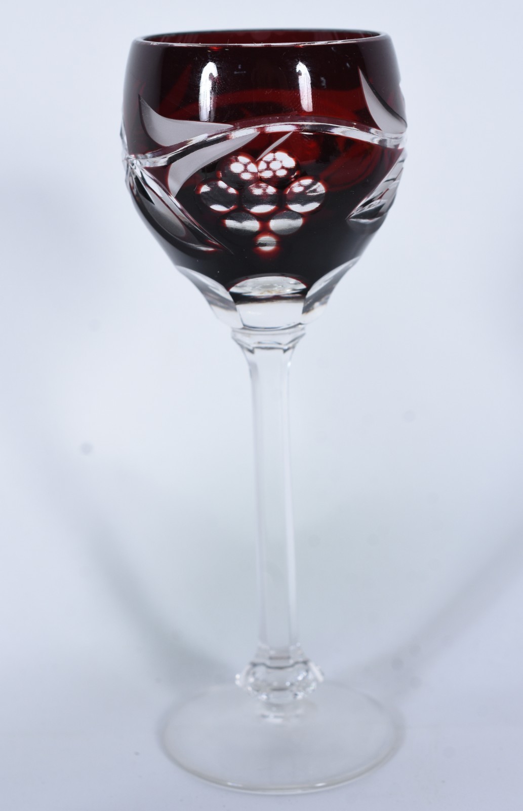 Quatro cálices para licor de cristal lapidado em diversas cores. - foto 4 de 6