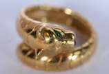 Anel de ouro 18 k, na forma de cabeça de panter... - Anel de ouro 18 k, na forma de cabeça de pantera com olhos de esmeralda, aro 15. (Por motivos de segurança a peça não se encontra na loja).