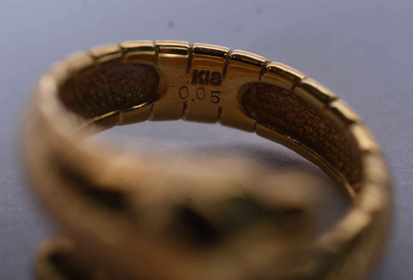 Anel de ouro 18 k, na forma de cabeça de pantera com olhos de... - foto 7 de 7