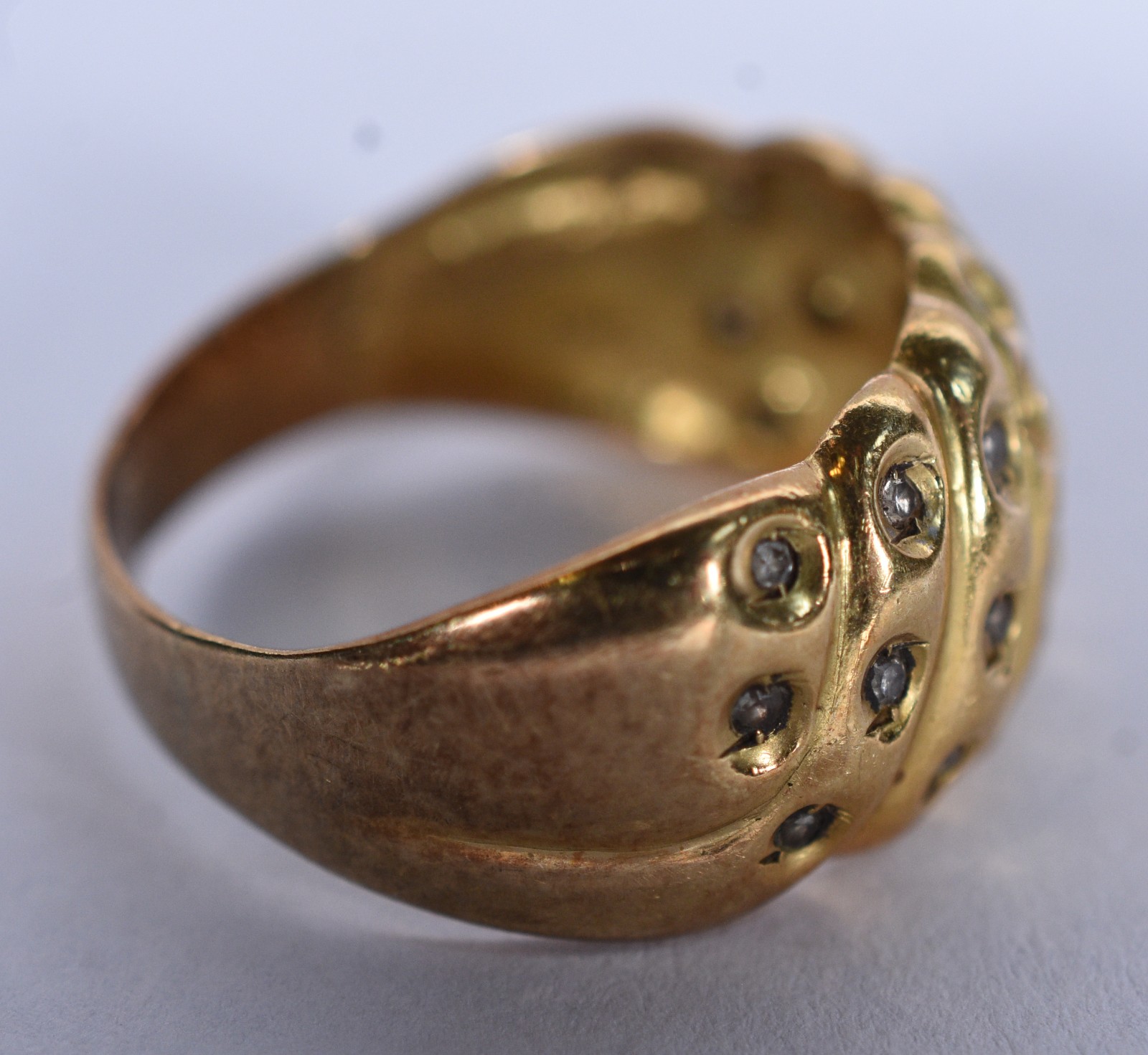 Anel de ouro 18 k com brilhantes, aro 14 (Por motivos de segurança a... - foto 4 de 5