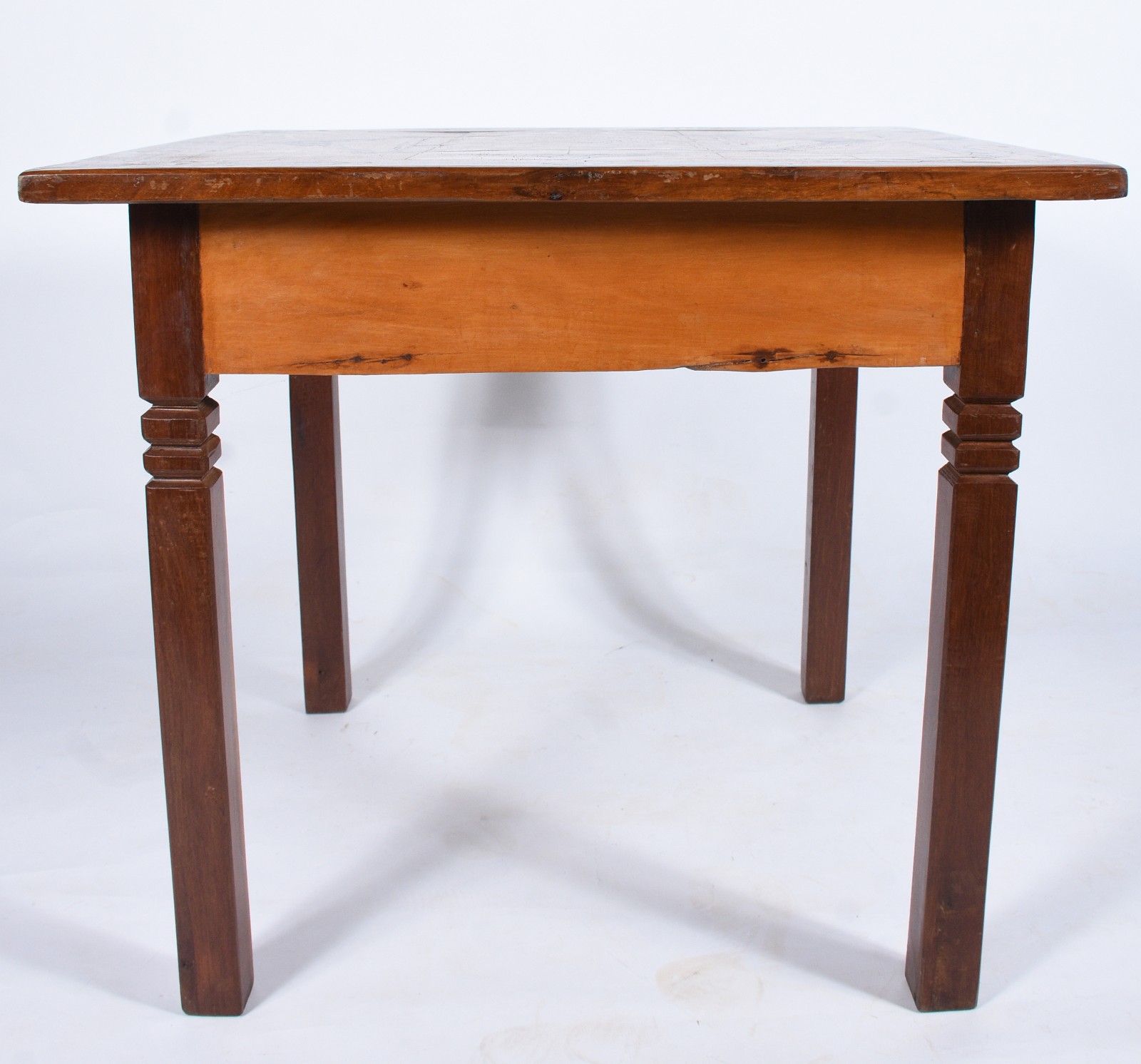 Mesa para jogo de madeira nobre, tampo com pinturas e marqueterie... - foto 7 de 8