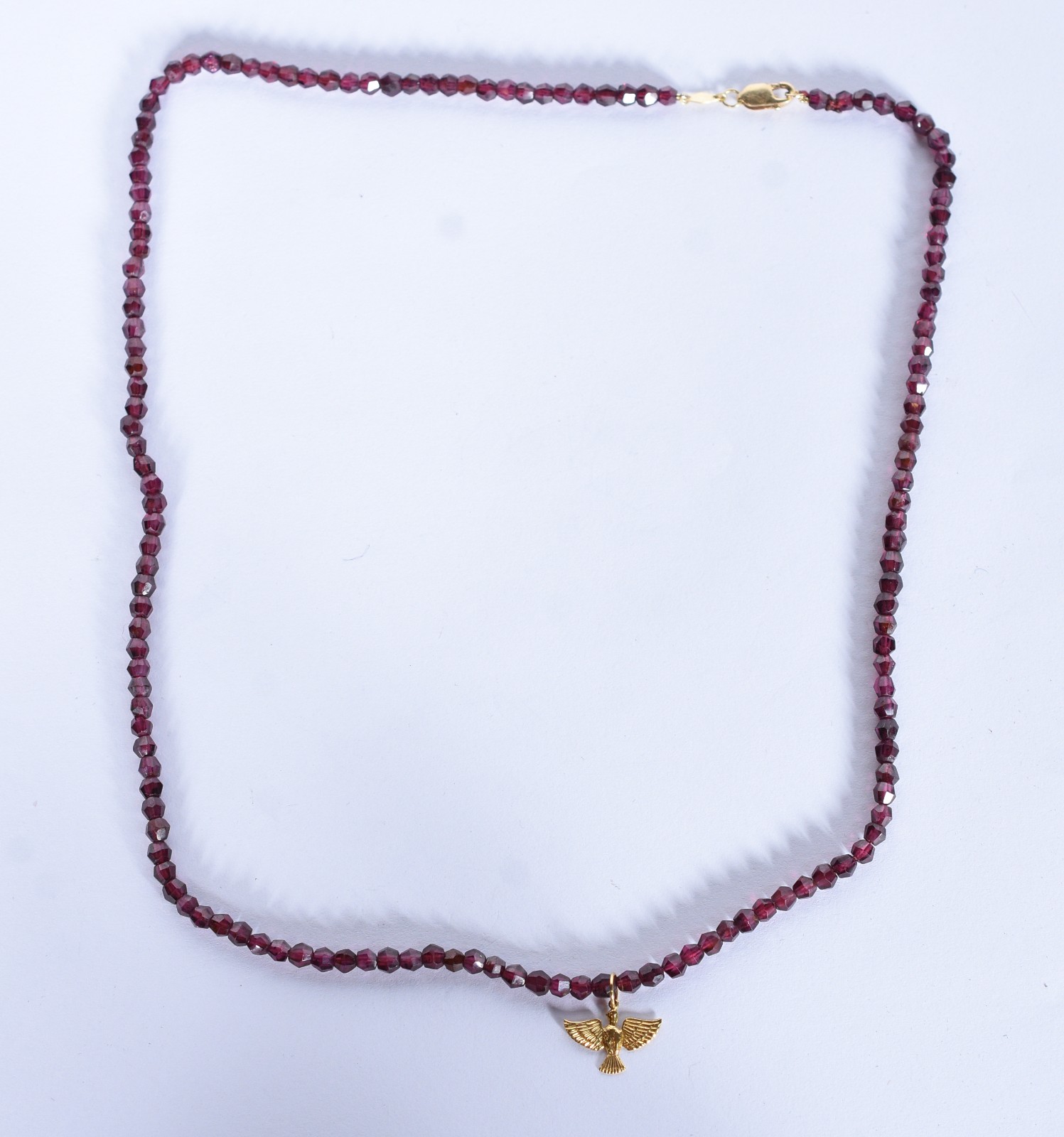 Colar com fecho e complementos e pingente de ouro 18 k feitio pomba... - foto 2 de 6