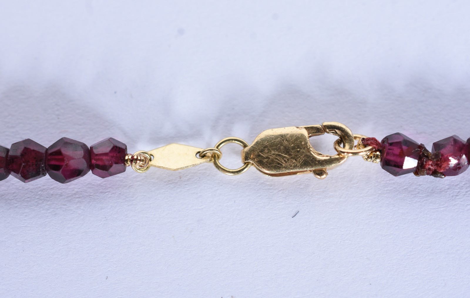 Colar com fecho e complementos e pingente de ouro 18 k feitio pomba... - foto 5 de 6