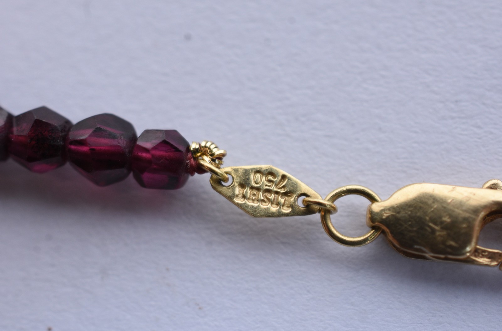 Colar com fecho e complementos e pingente de ouro 18 k feitio pomba... - foto 6 de 6