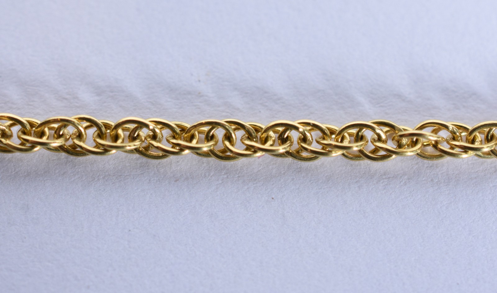 Cordão de ouro 18k, contraste 750, feitio torcido (Por motivos de... - foto 1 de 4