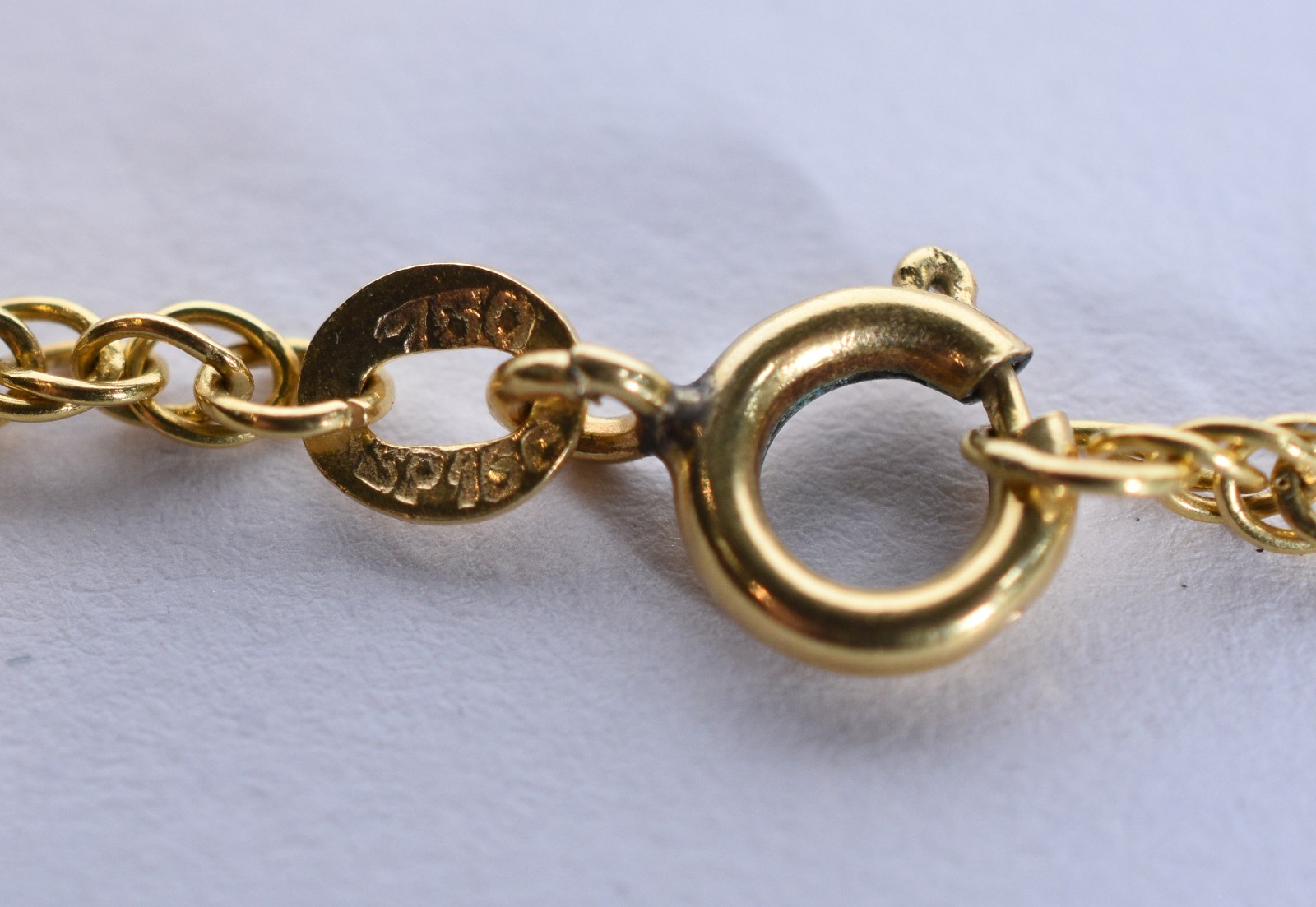 Cordão de ouro 18k, contraste 750, feitio torcido (Por motivos de... - foto 3 de 4