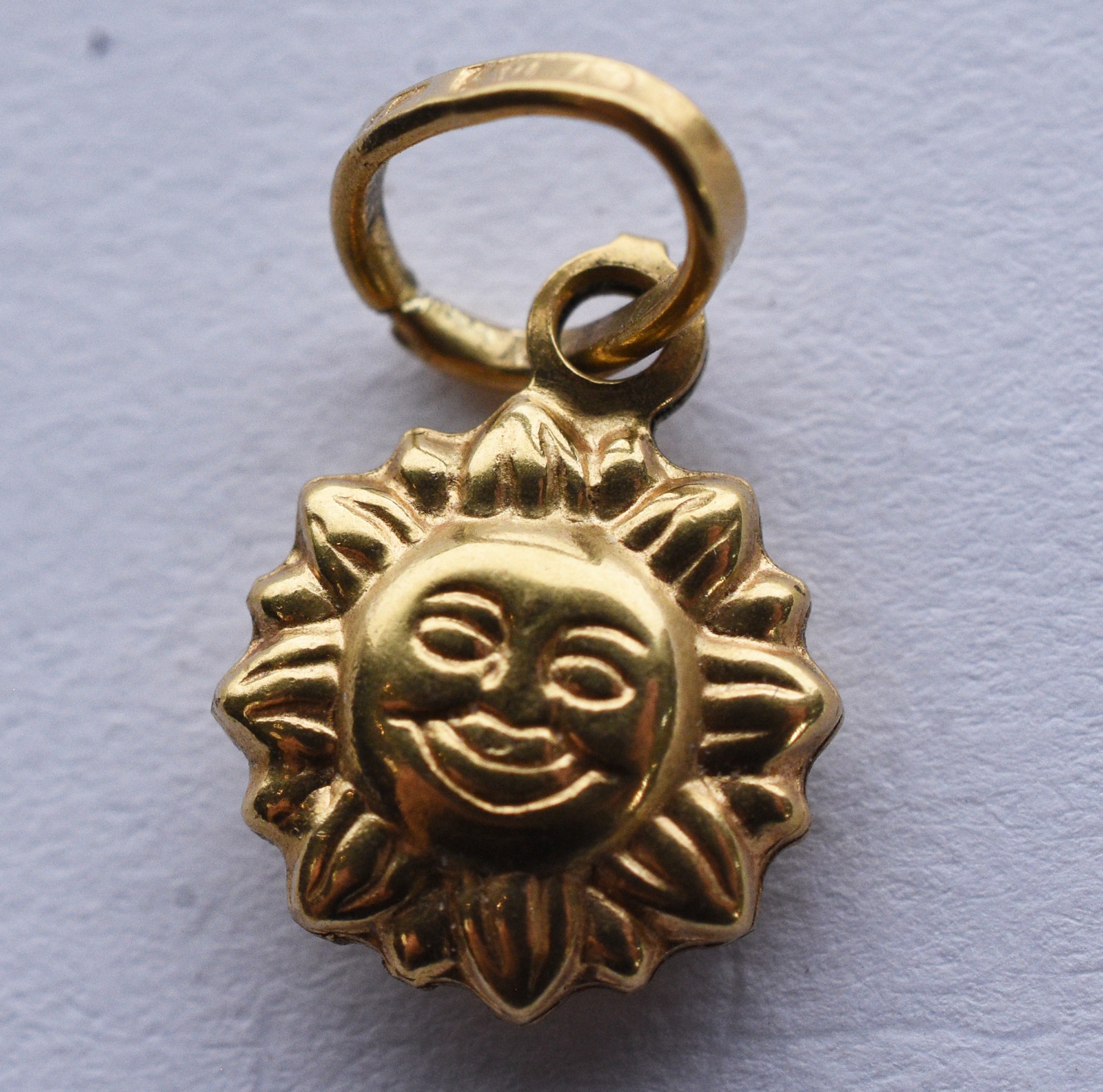 Seis pingentes de ouro 18 k e ouro branco, contraste 750 (Por motivos... - foto 4 de 11