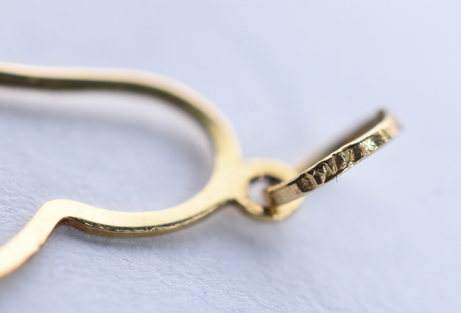 Seis pingentes de ouro 18 k e ouro branco, contraste 750 (Por motivos... - foto 10 de 11