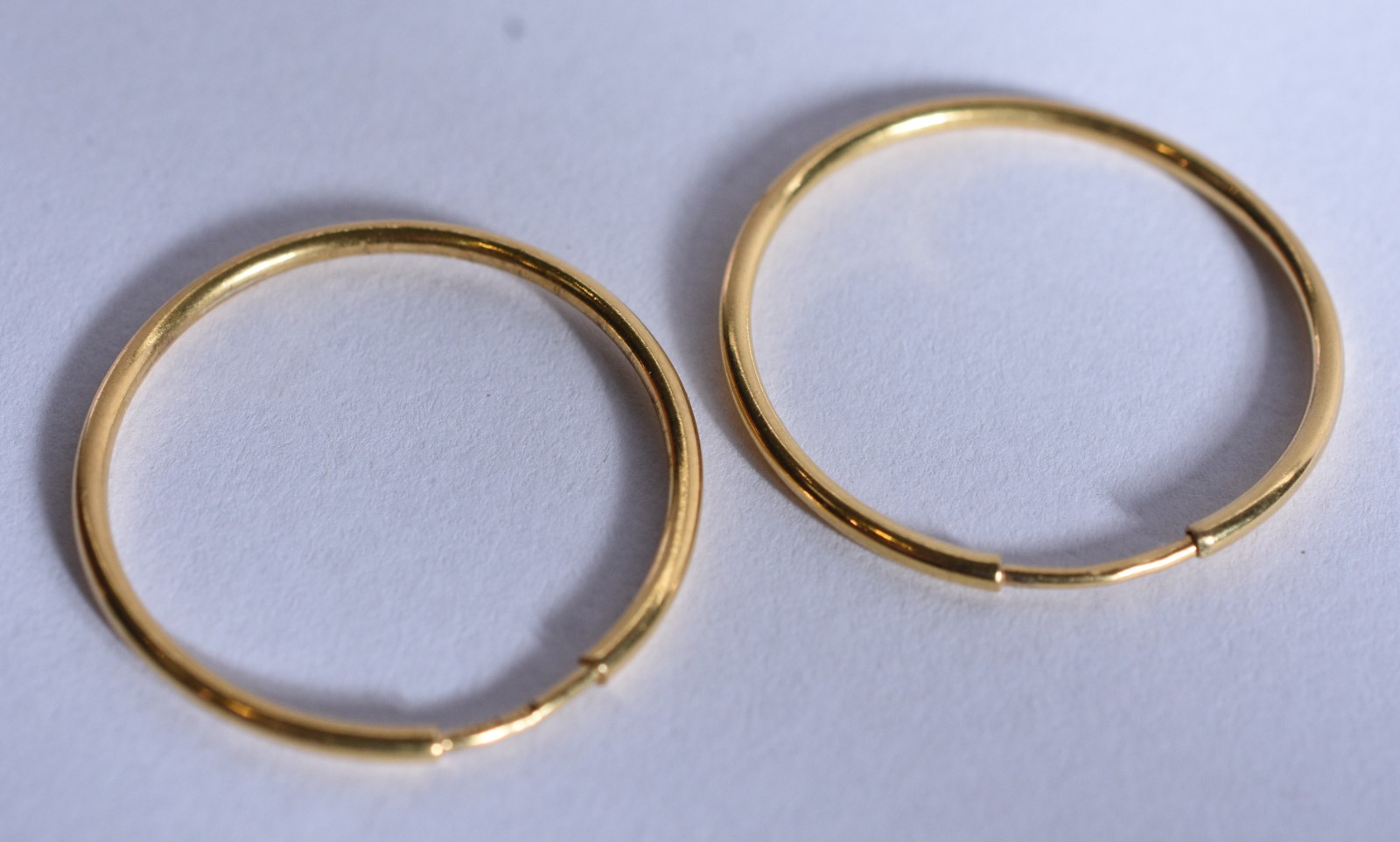 Par de brincos de ouro 18k, contraste 750 na forma de argola (Por... - foto 1 de 5