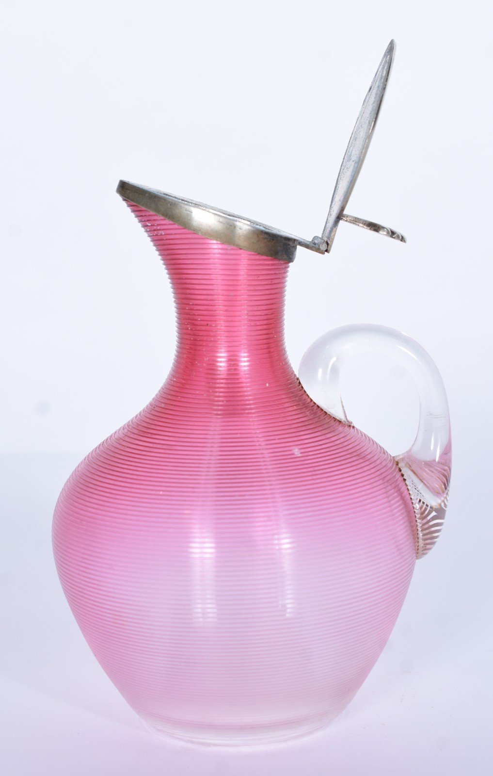Licoreira com 8 copinhos de vidro na cor rosa degrade, base de metal... - foto 4 de 9