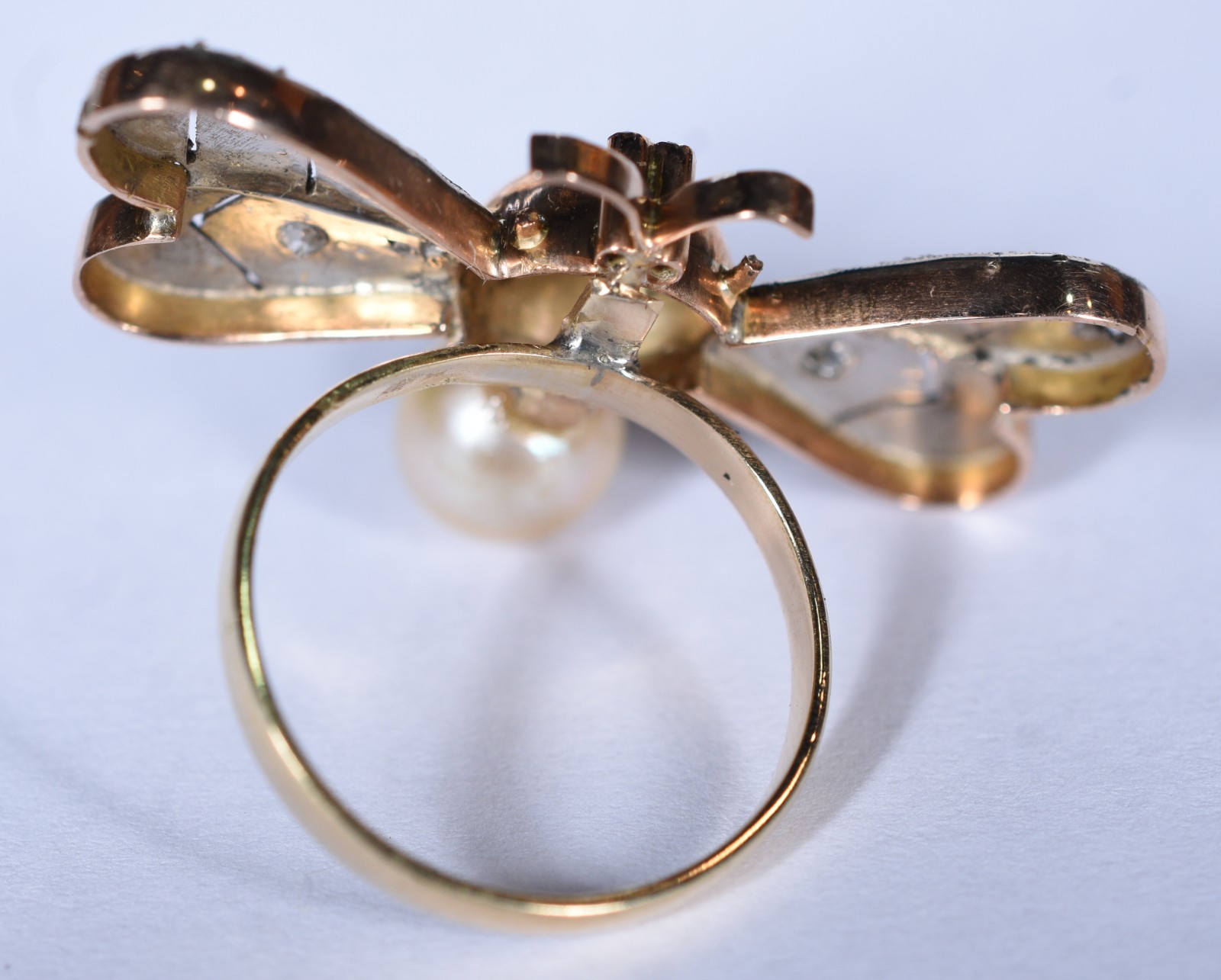 Anel de ouro 18k no feito de abelha om asas com brilhantes, olhos de... - foto 2 de 7