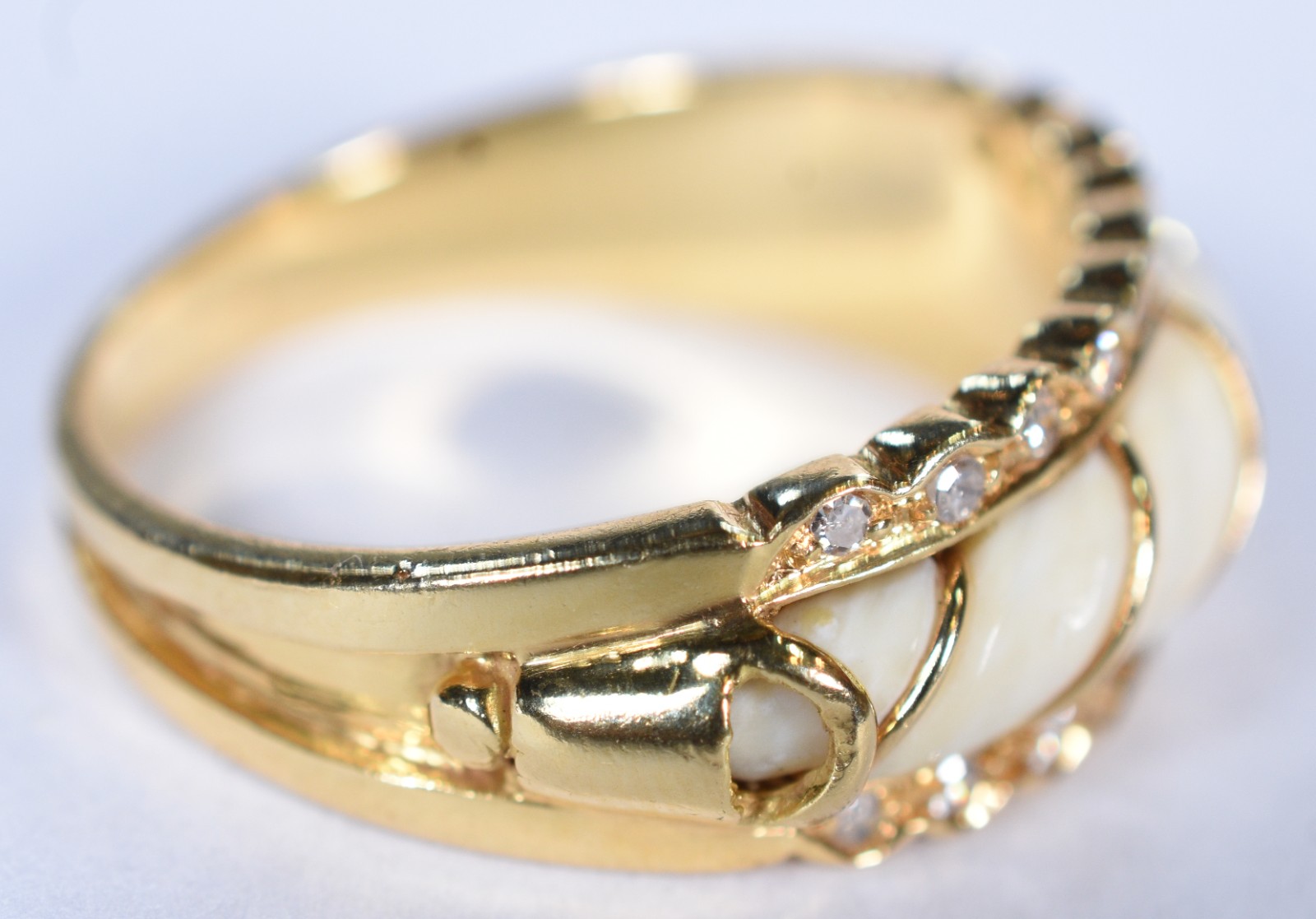Anel de ouro 18 k, contraste 750 com brilhantes laterais, aro 18 (Por... - foto 6 de 6