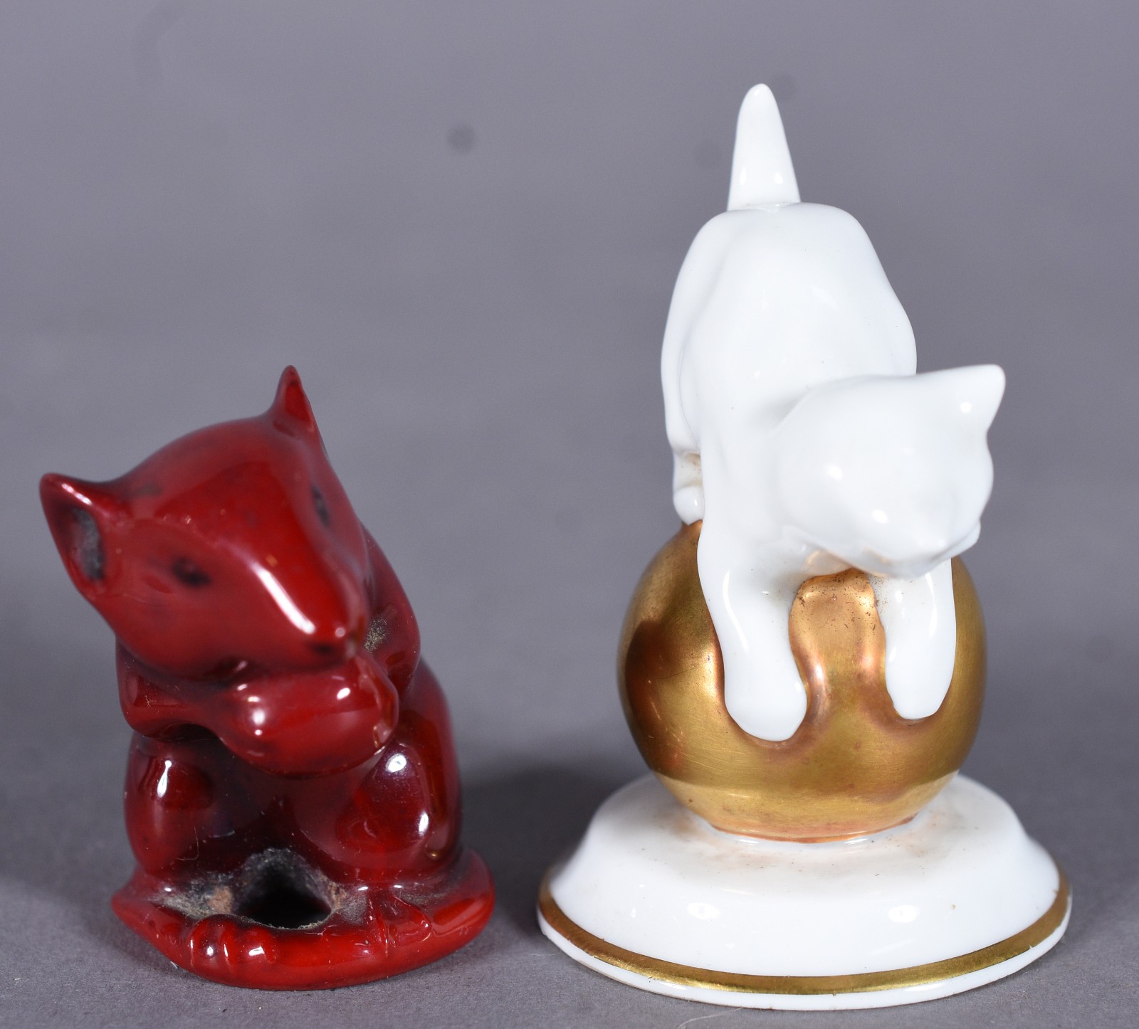 Duas peças, sendo gatinho de porcelana Rosenthal e ratinho inglês... - foto 2 de 8