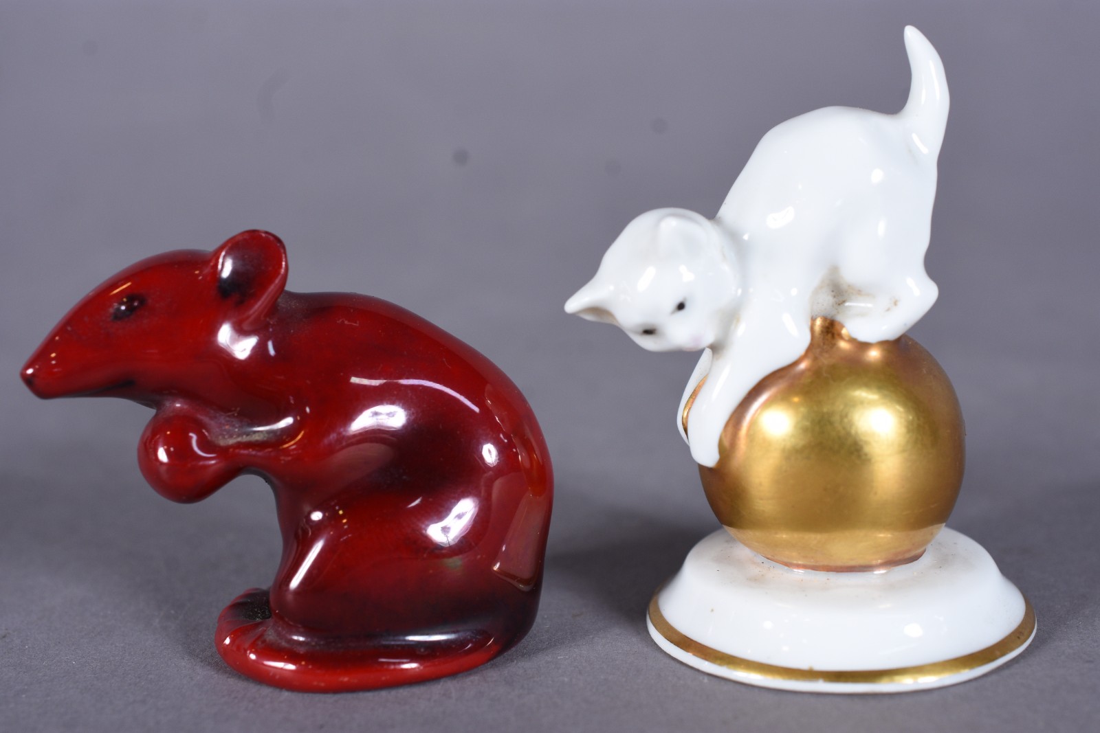 Duas peças, sendo gatinho de porcelana Rosenthal e ratinho inglês... - foto 5 de 8