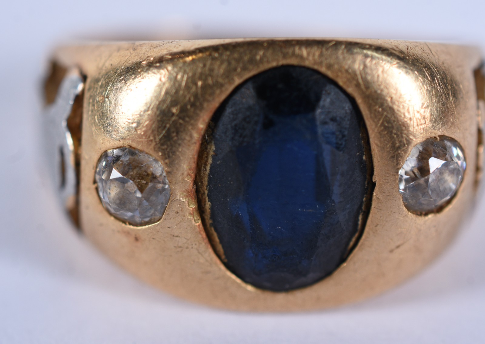 Anel de ouro 18 k com pedra e dois brilhantes, aro 15 (Por motivos de... - foto 2 de 6