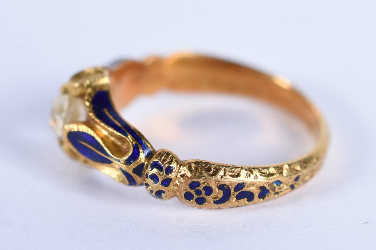 Anel de ouro 18 k com um brilhante, aro 13 (Por motivos de segurança... - foto 4 de 5