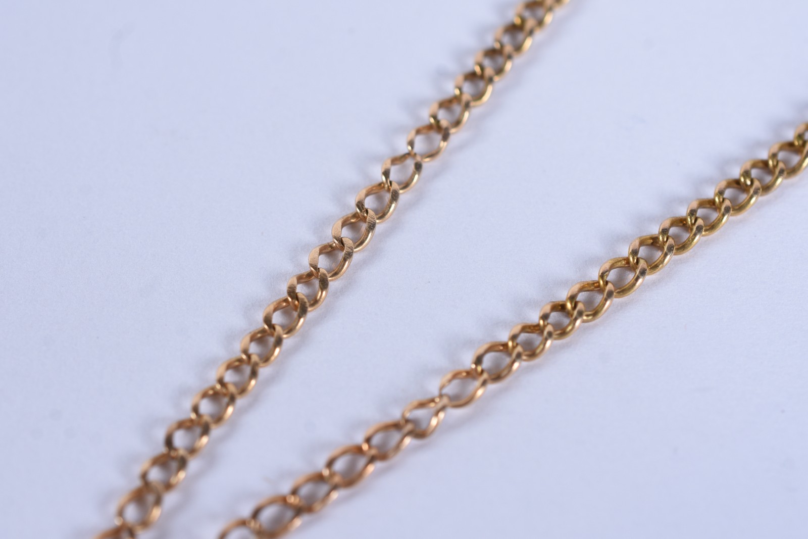 Pulseira de ouro 18 k com mão segurando flor com uma pedra verde (Por... - foto 4 de 6