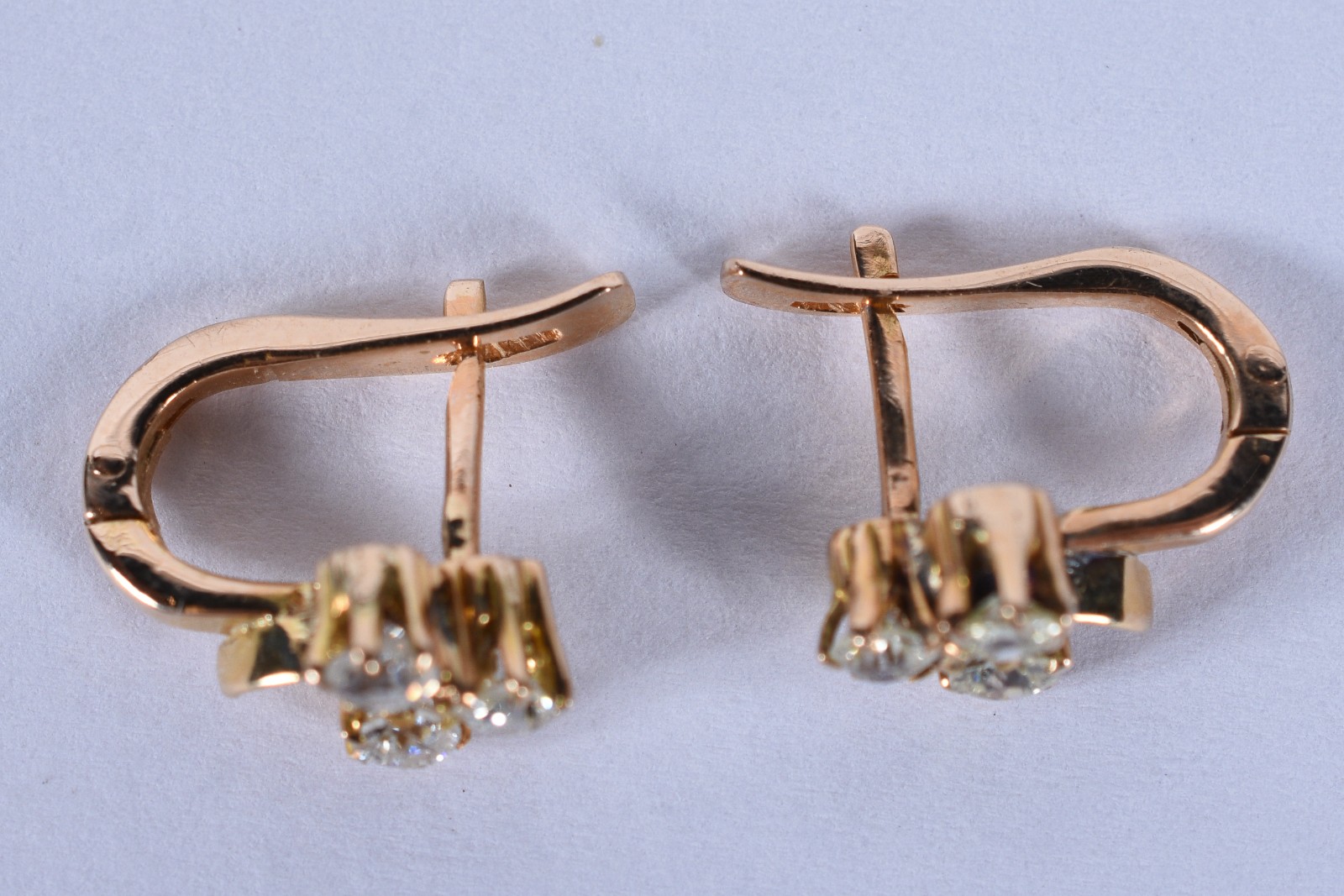 Par de brincos de ouro 18 k com brilhantes antigos (Por motivos de... - foto 3 de 4
