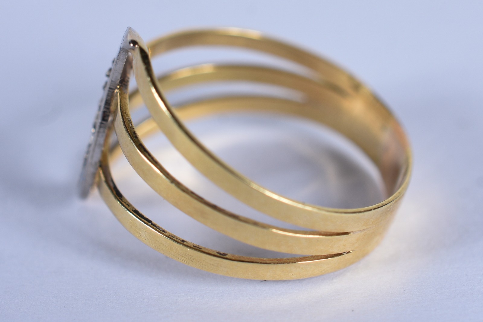 Anel de ouro 18 k, aro 15 (Por motivos de segurança a peça não se... - foto 3 de 5