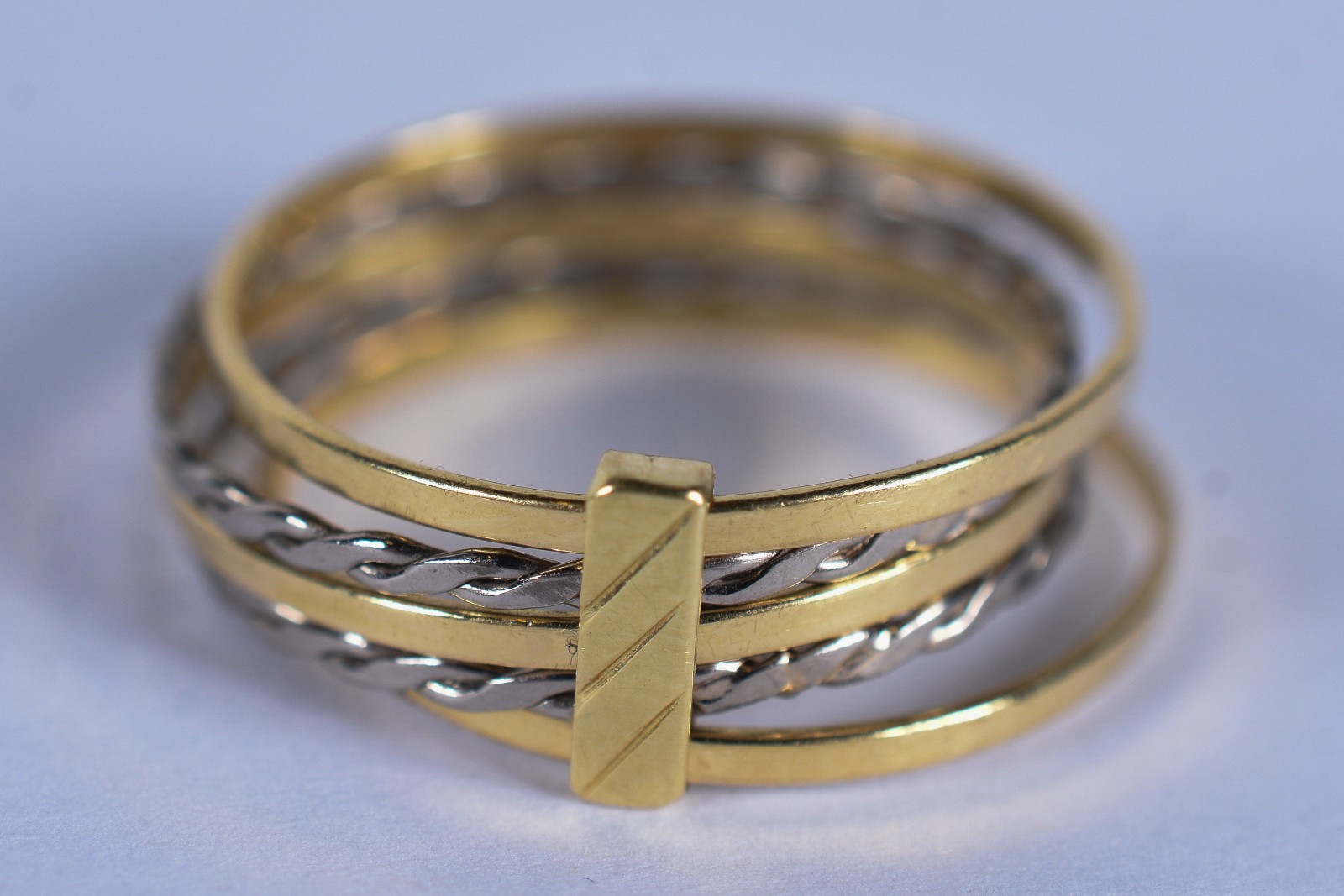 Anel de ouro 18 k, aro 17 (Por motivos de segurança a peça não se... - foto 4 de 5