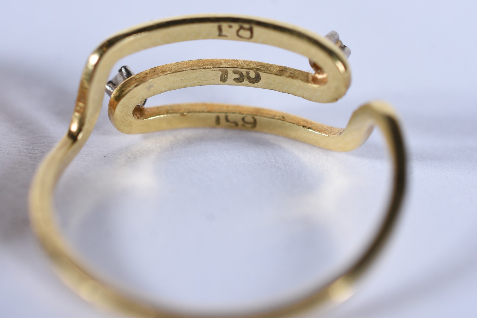 Dois anéis de ouro 18 k, aro 25 e 14 (Por motivos de segurança a peça... - foto 4 de 6