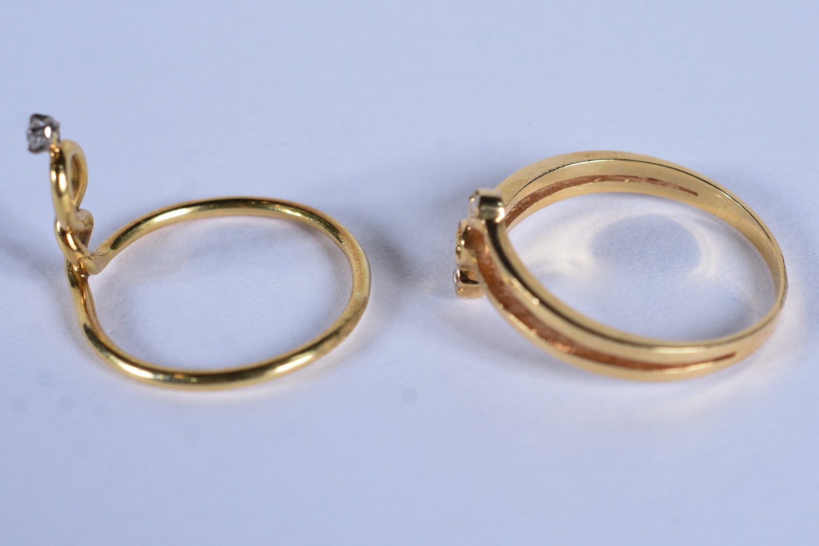 Dois anéis de ouro 18 k, aro 12 e 16 (Por motivos de segurança a peça... - foto 4 de 7