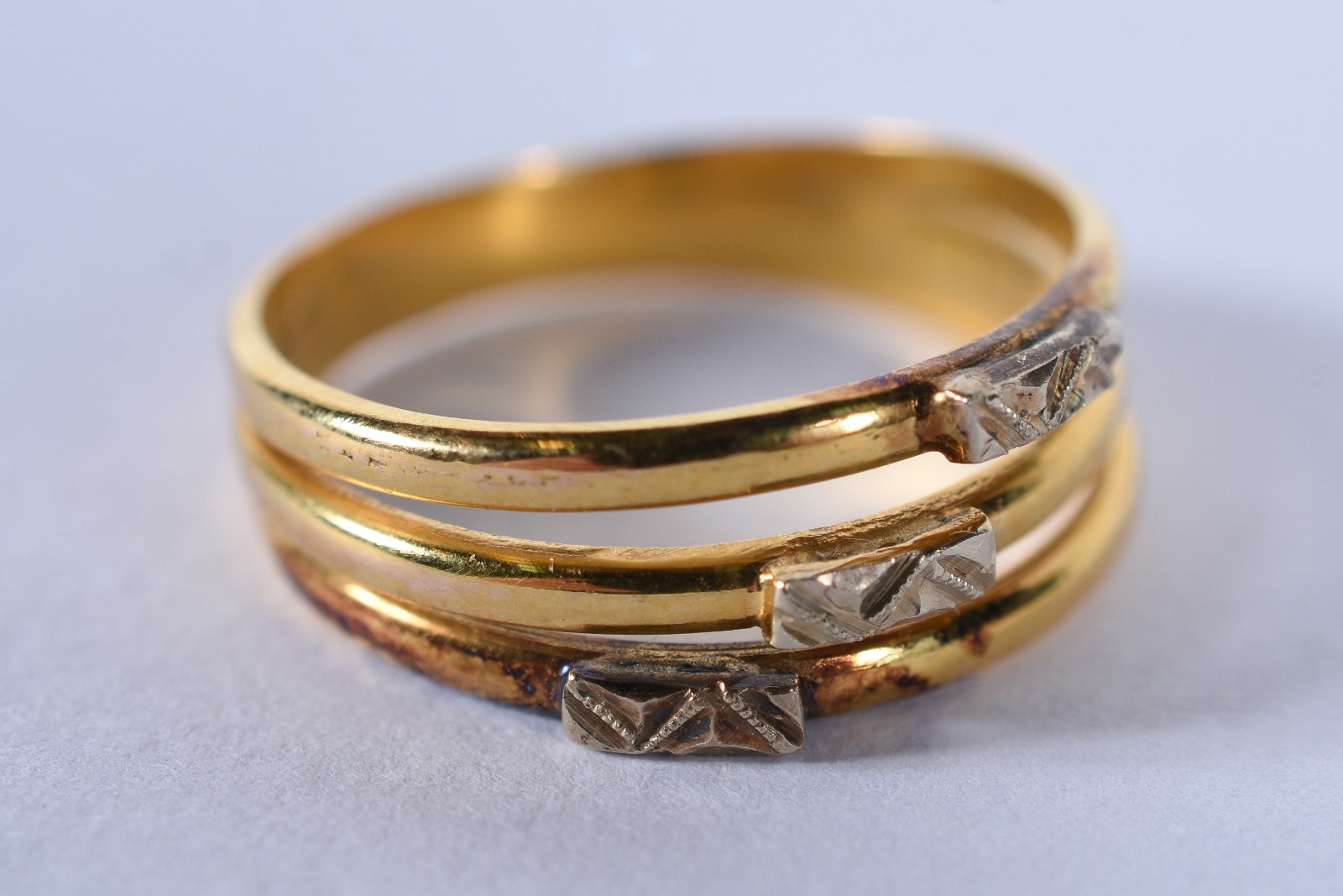 Anel de ouro 18 k, aro 17 (Por motivos de segurança a peça não se... - foto 1 de 6