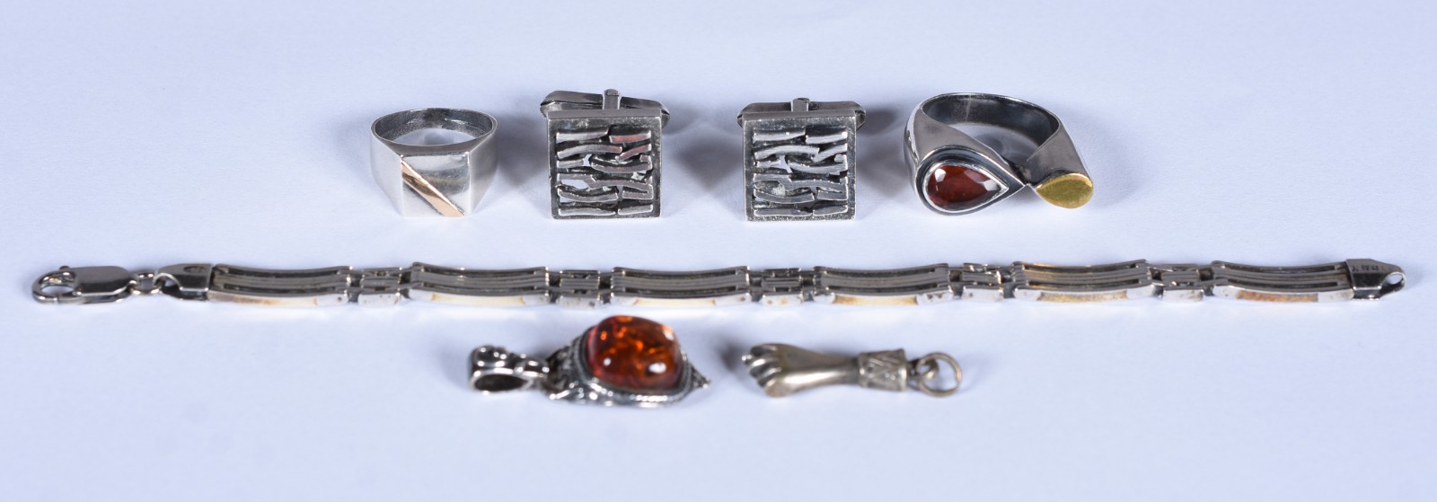 Diversas peças de prata, sendo: pulseira, pendente com pedra na cor... - foto 1 de 10