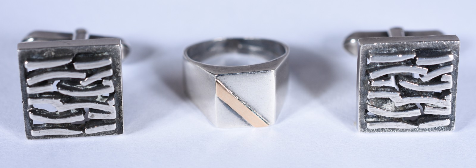 Diversas peças de prata, sendo: pulseira, pendente com pedra na cor... - foto 2 de 10