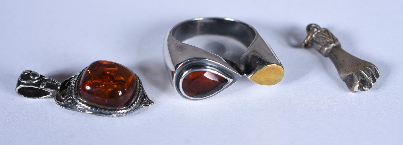 Diversas peças de prata, sendo: pulseira, pendente com pedra na cor... - foto 6 de 10