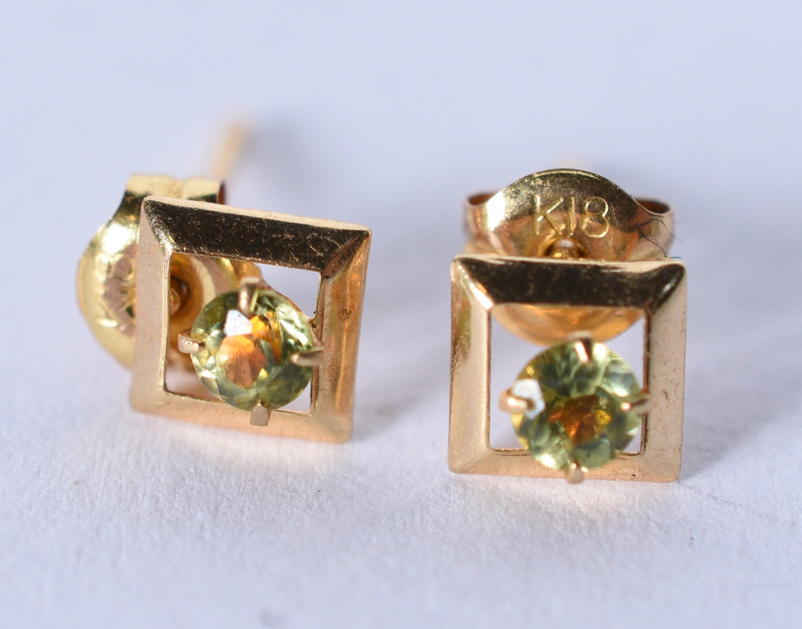 Par de brincos de ouro 18 k para criança (Por motivos de segurança a... - foto 3 de 3