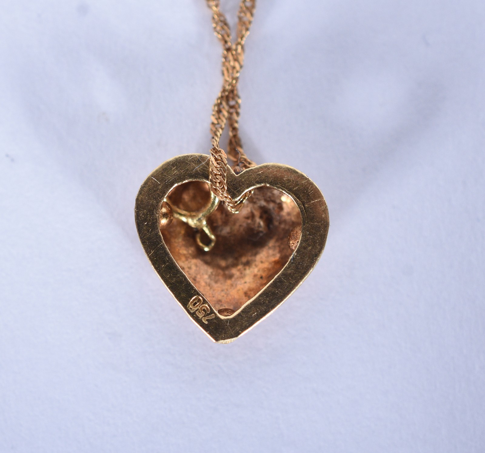 Gargantilha de ouro 18 k com pendente na forma de coração (Por... - foto 5 de 7