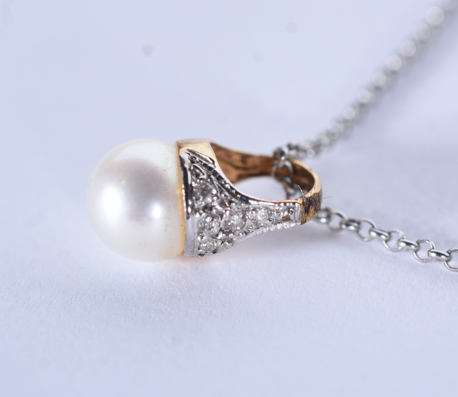 Colar de ouro branco com pendente com perola (Por motivos de... - foto 4 de 7
