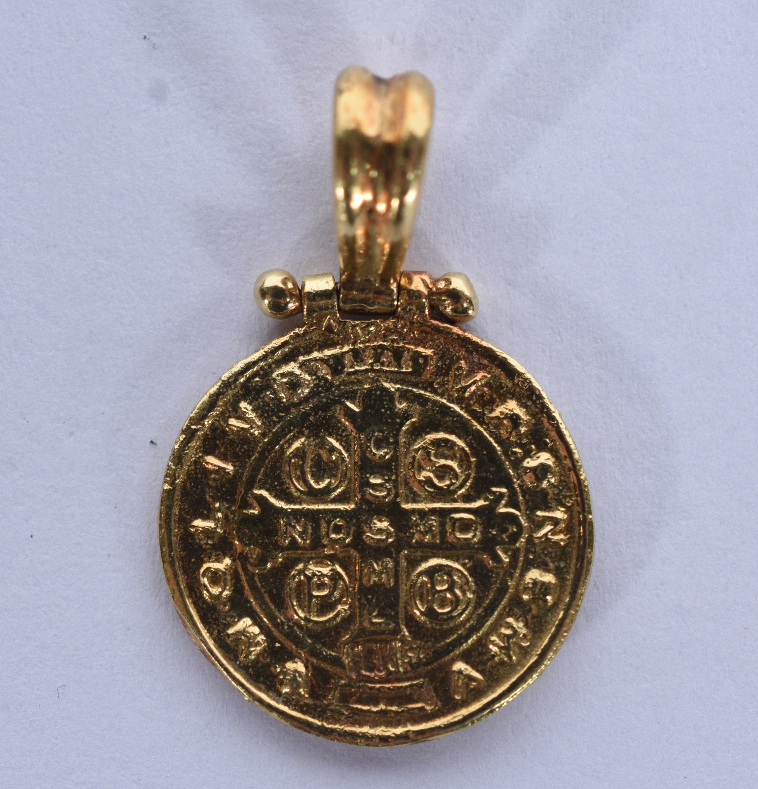 Pendente de ouro 18 k (Por motivos de segurança a peça não se... - foto 2 de 4