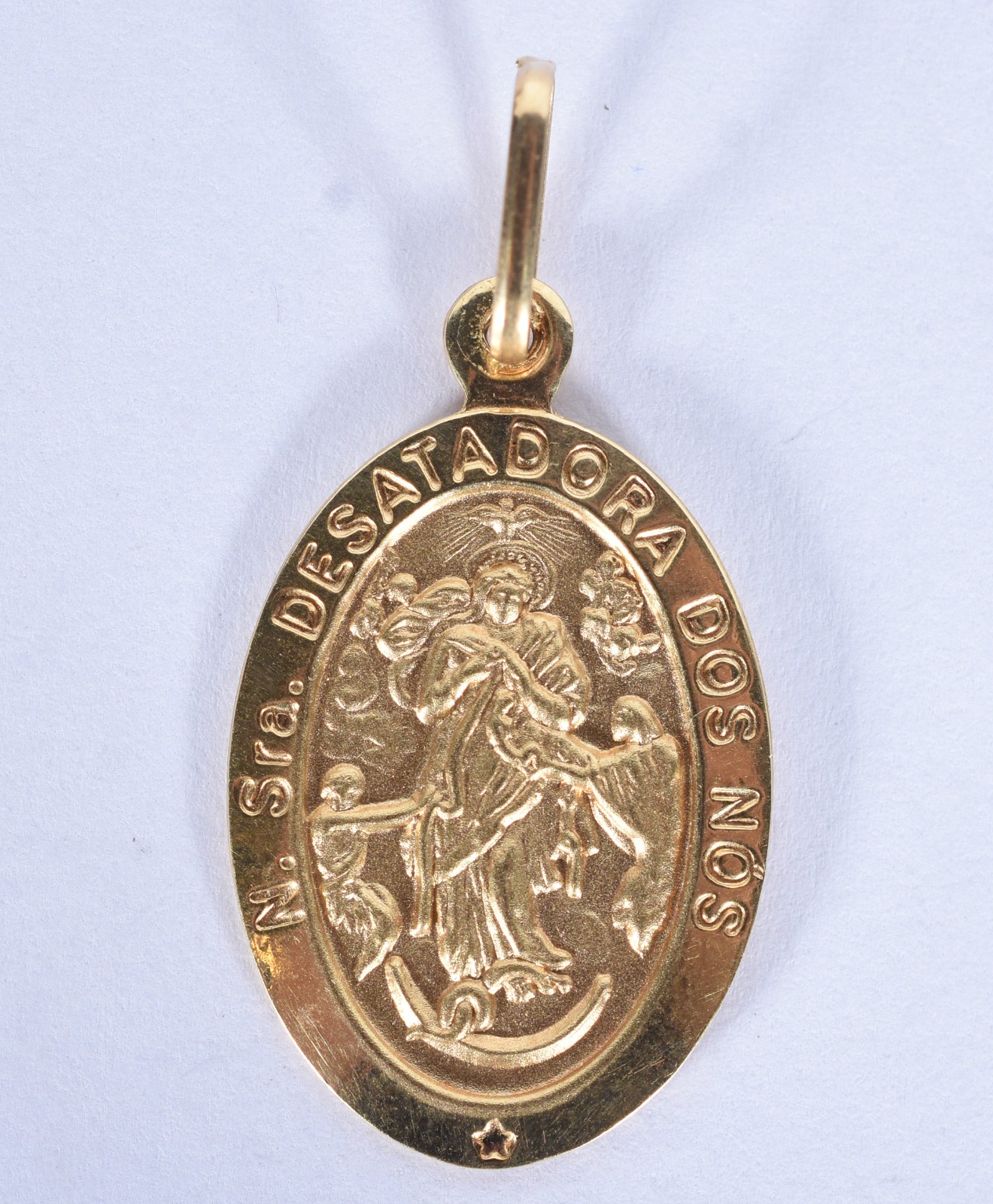 Pendente de Nossa Senhora ouro 18 k (Por motivos de segurança a peça... - foto 1 de 6