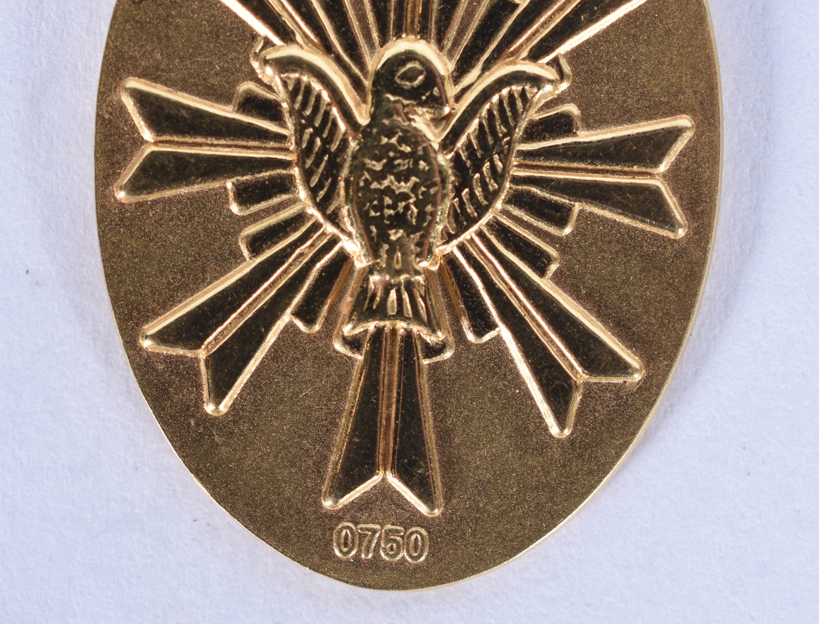 Pendente de Nossa Senhora ouro 18 k (Por motivos de segurança a peça... - foto 6 de 6