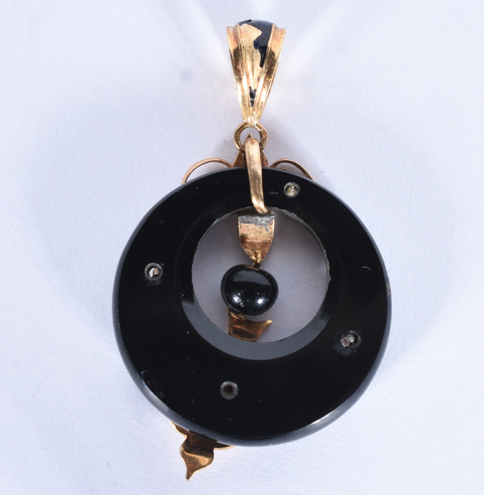 Pendente vitoriano com detalhes em ouro 18 k (Por motivos de... - foto 4 de 4