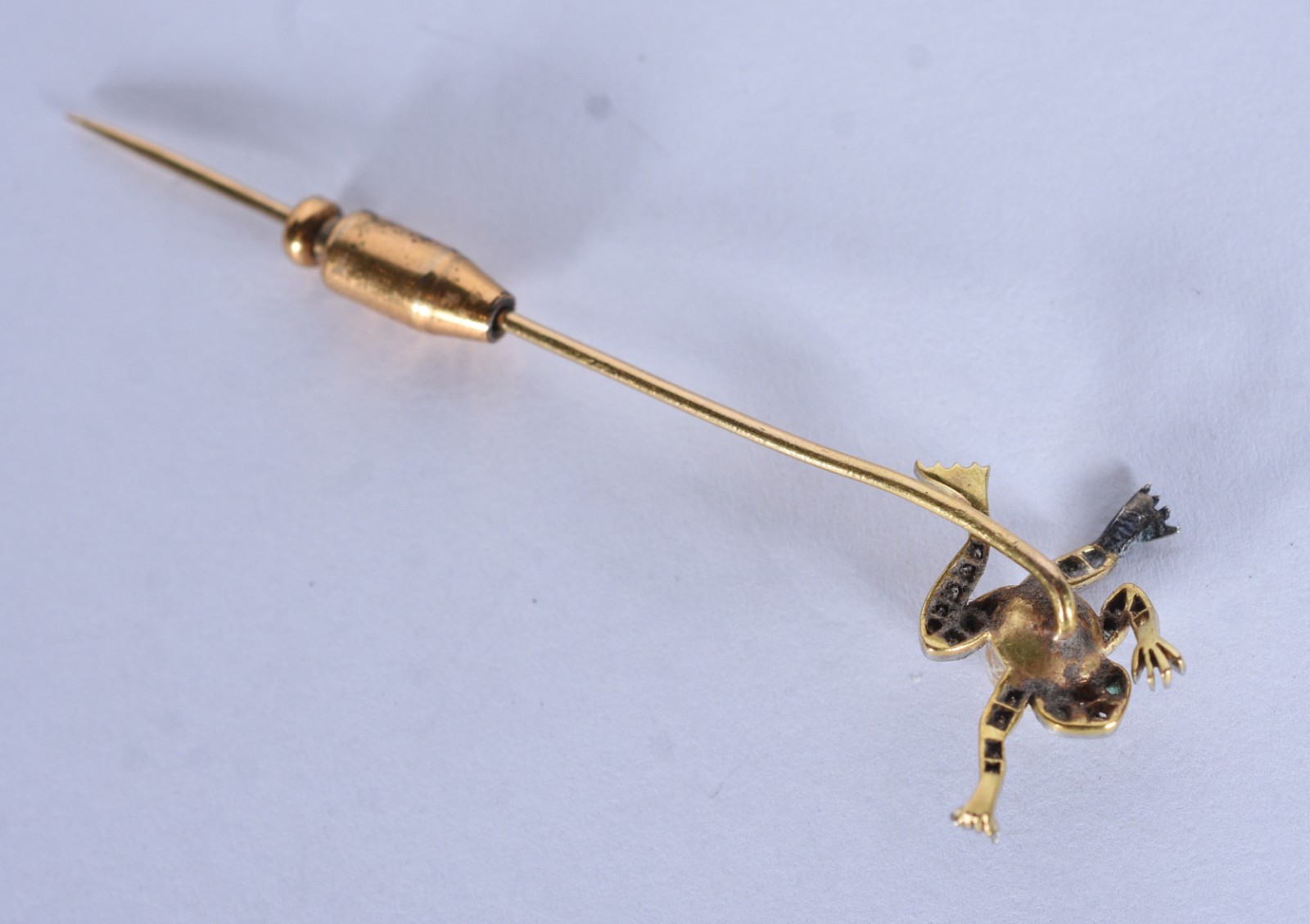 Alfinete de ouro 18 k, sapo com brilhantes (Por motivos de segurança... - foto 5 de 8