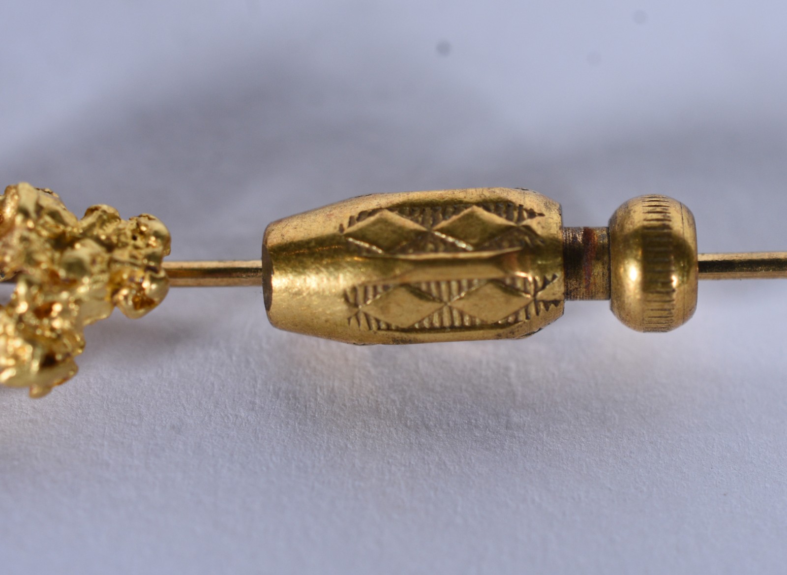 Alfinete de ouro 18 k (Por motivos de segurança a peça não se... - foto 3 de 7