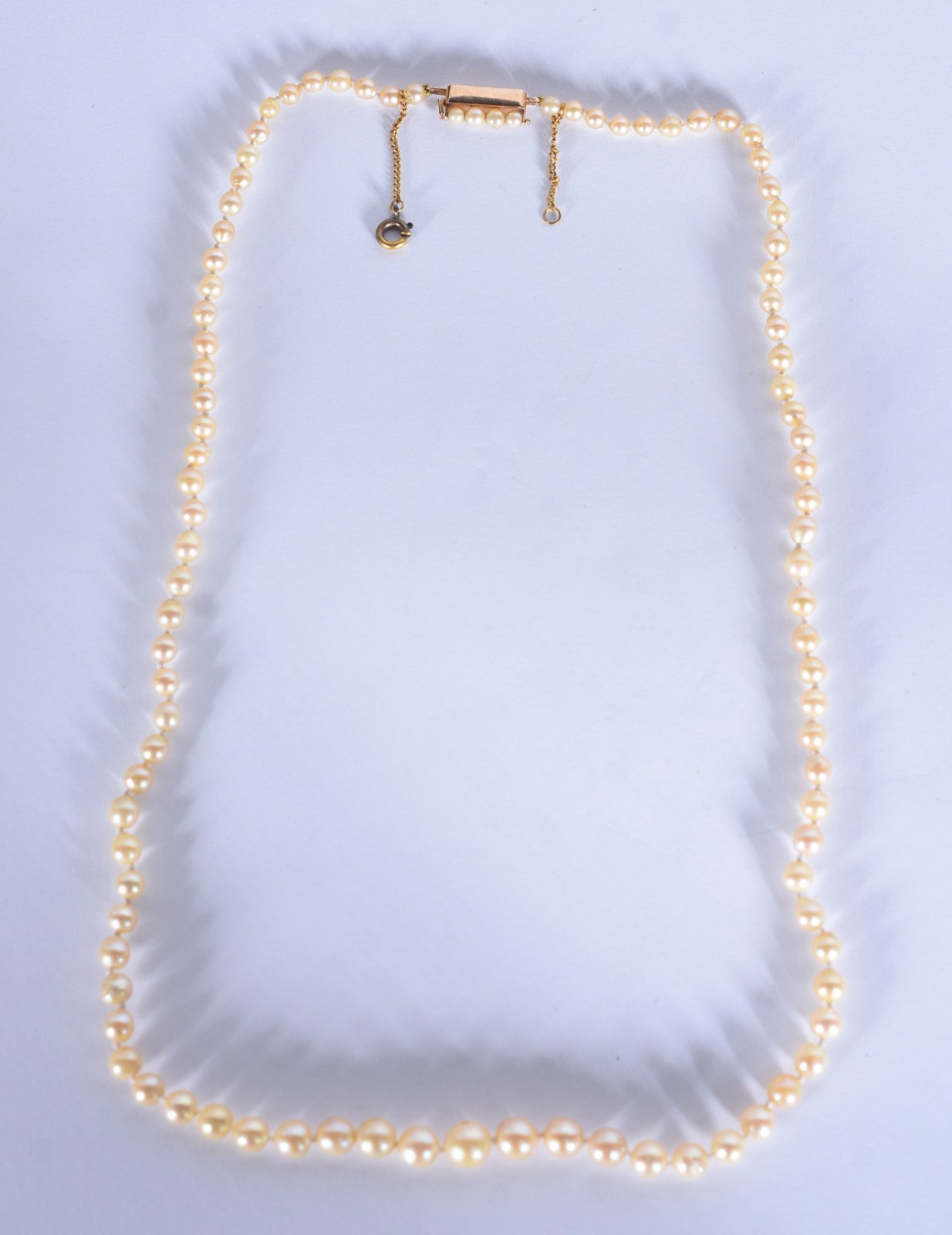 Colar de perolas com fecho de ouro 18 k (Por motivos de segurança a... - foto 2 de 6
