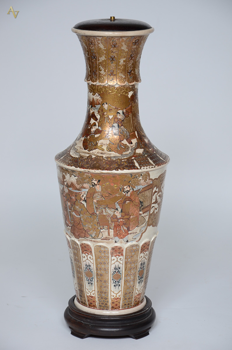 Vaso de faiança japonesa Satzuma Imperial com rico trabalho em... - foto 1 de 2
