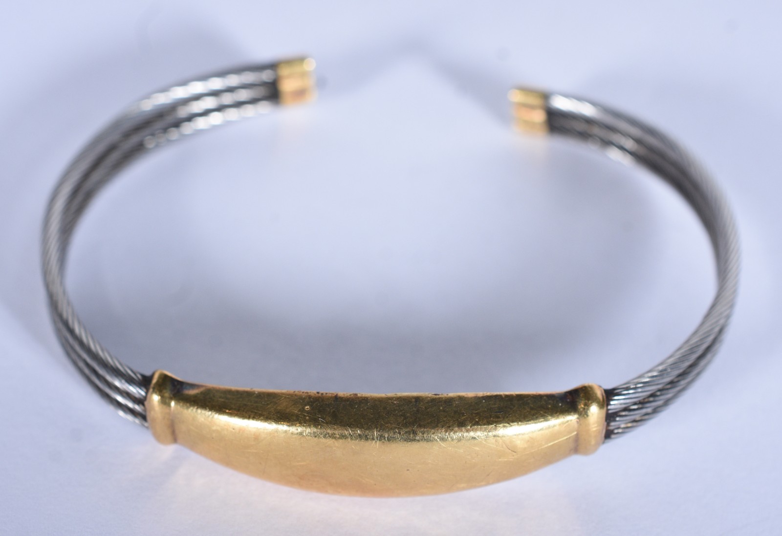 Pulseira de aço com detalhes em ouro 18 k (Por motivos de segurança a... - foto 1 de 5
