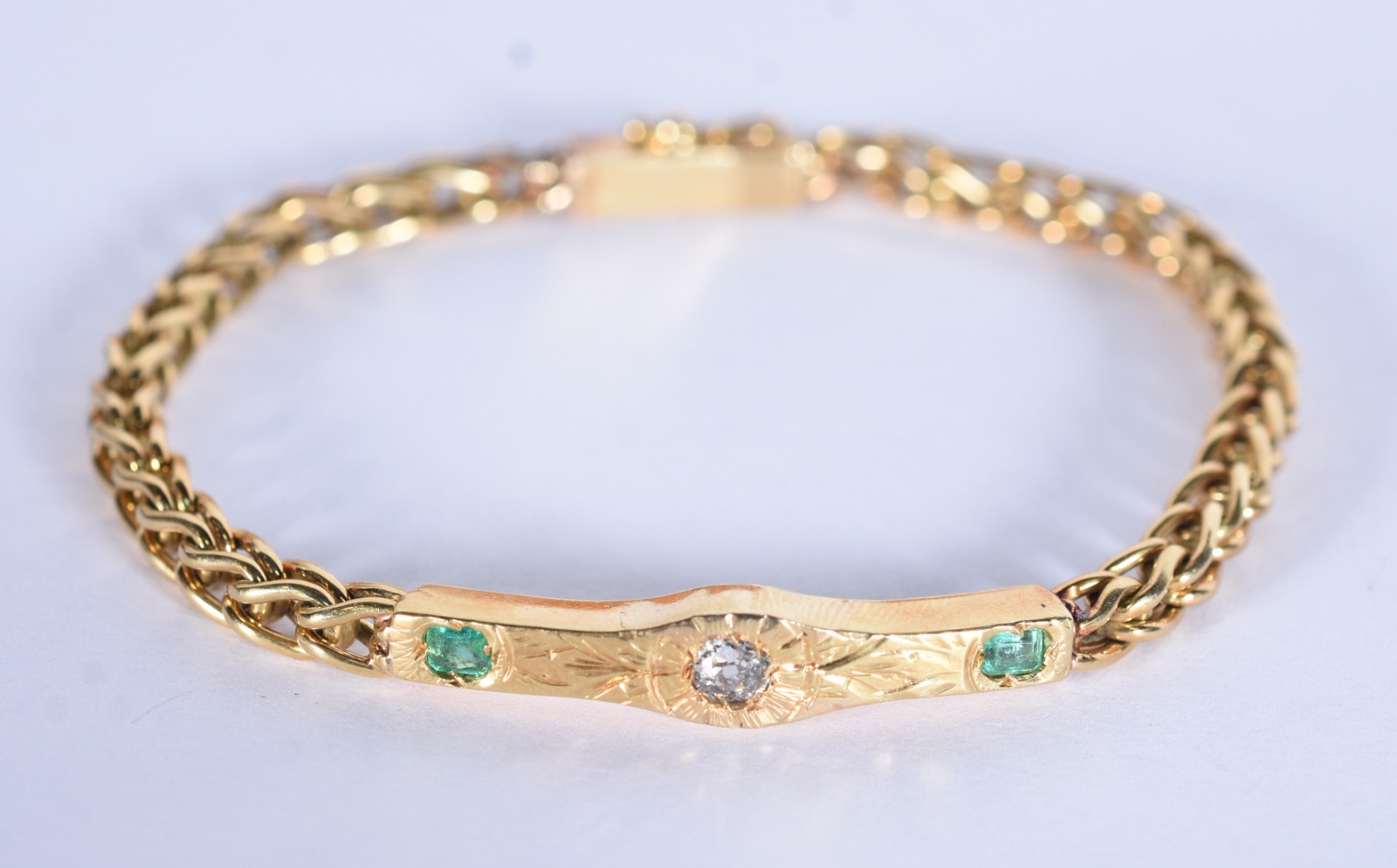 Pulseira em ouro 18 k com brilhantes e esmeraldas (Por motivos de... - foto 1 de 5