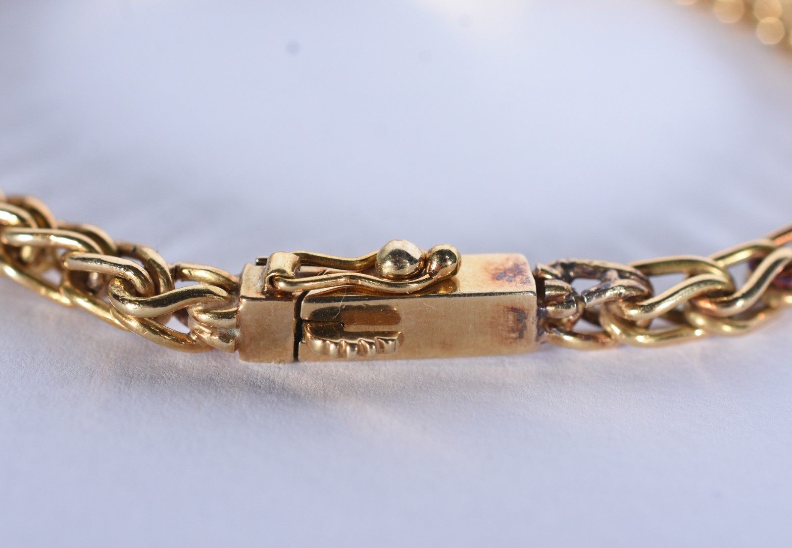Pulseira em ouro 18 k com brilhantes e esmeraldas (Por motivos de... - foto 4 de 5