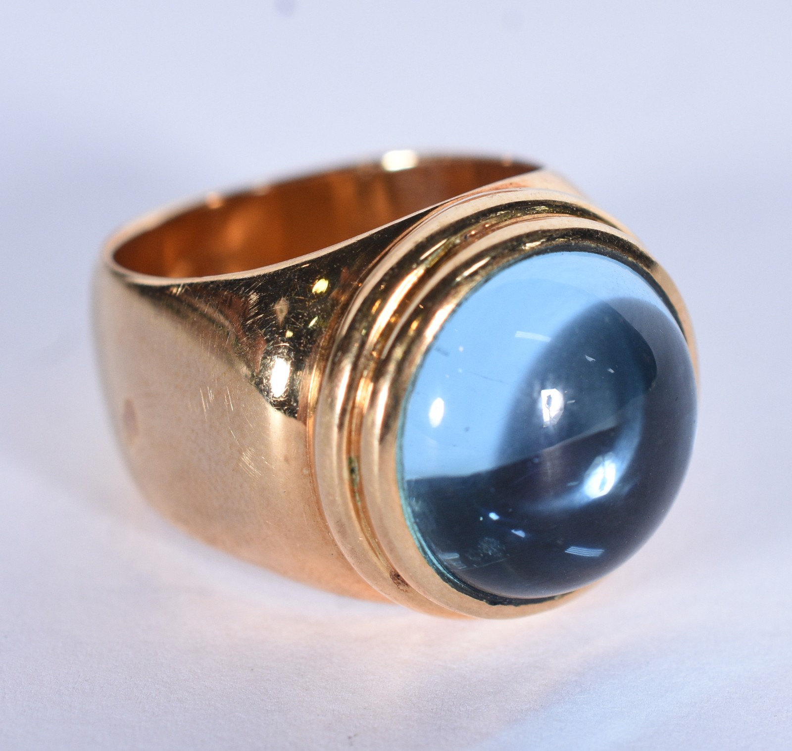 Anel de ouro 18 k com pedra azul, aro 17 (Por motivos de segurança a... - foto 2 de 6