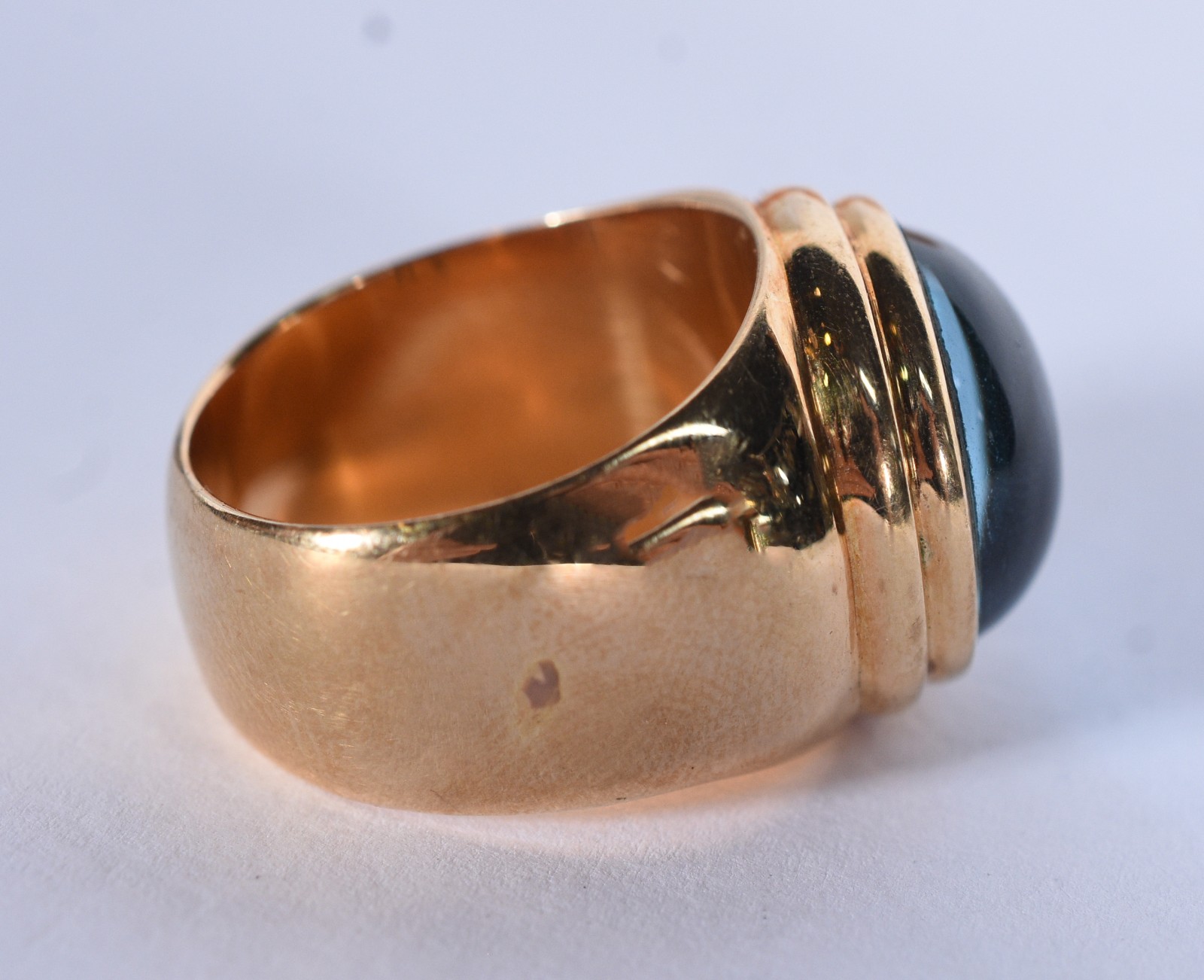 Anel de ouro 18 k com pedra azul, aro 17 (Por motivos de segurança a... - foto 5 de 6