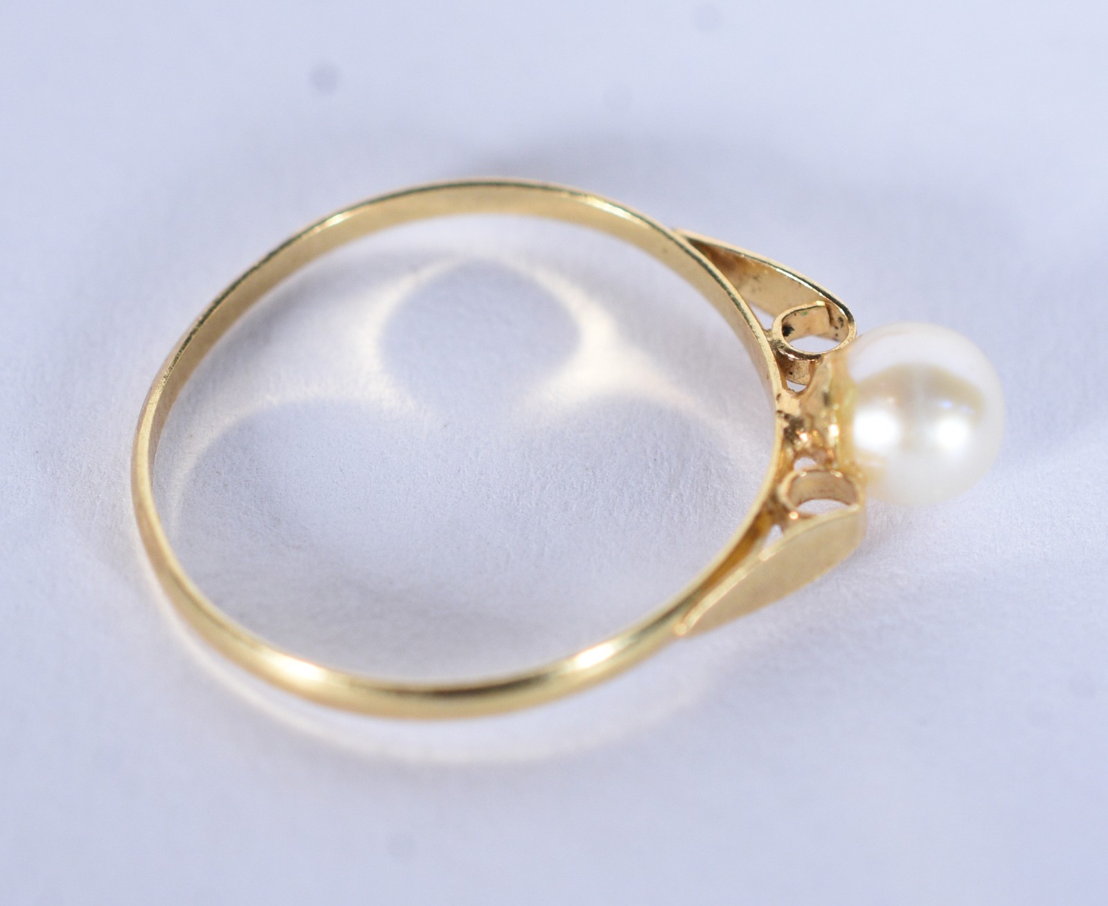 Anel de ouro 18 k com perola, aro 5 (Por motivos de segurança a peça... - foto 2 de 4