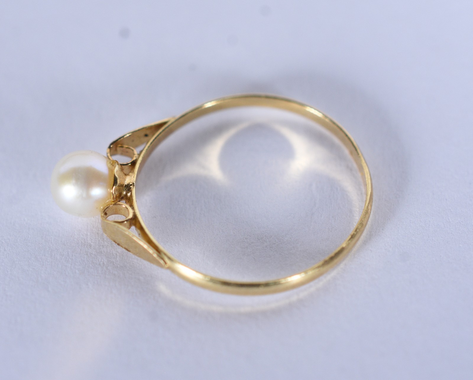 Anel de ouro 18 k com perola, aro 5 (Por motivos de segurança a peça... - foto 3 de 4